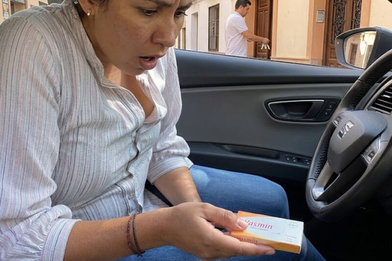 Entré al departamento de Sofía con las piernas pesadas, como si cada paso me quitara una parte de la vida que yo creía tener.